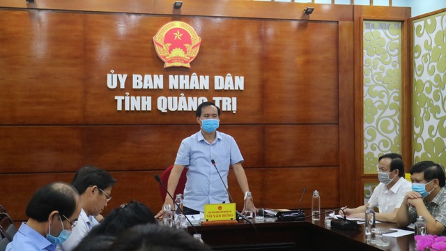 Quảng Trị: Nghiêm túc phòng dịch, khử trùng, sát khuẩn bàn ghế, phòng thi - 1 Quảng Trị: Nghiêm túc phòng dịch, khử trùng, sát khuẩn bàn ghế, phòng thi - 1