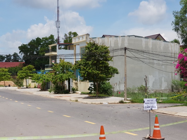 Quảng Trị: Bệnh nhân Covid-19 đi đám cưới, dâng hương cùng đoàn thanh niên - 2 Quảng Trị: Bệnh nhân Covid-19 đi đám cưới, dâng hương cùng đoàn thanh niên - 2
