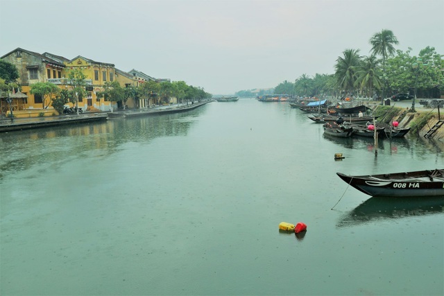 Ca sĩ Ánh Tuyết: “Người dân Hội An có lo lắng, nhưng không hoảng loạn...” - 2 Ca sĩ Ánh Tuyết: “Người dân Hội An có lo lắng, nhưng không hoảng loạn...” - 2