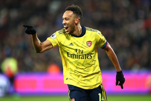 Arsenal gây tranh cãi lớn khi chiêu mộ ngôi sao của Chelsea - 2 Arsenal gây tranh cãi lớn khi chiêu mộ ngôi sao của Chelsea - 2