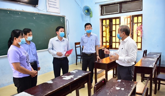 Chủ tịch tỉnh, Giám đốc Sở kiểm tra điều kiện chống dịch tại các điểm thi - 1 Chủ tịch tỉnh, Giám đốc Sở kiểm tra điều kiện chống dịch tại các điểm thi - 1