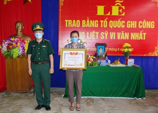 Thanh Hoá: Trao Bằng Tổ quốc ghi công cho Thiếu tá Vi Văn Nhất - 4 Thanh Hoá: Trao Bằng Tổ quốc ghi công cho Thiếu tá Vi Văn Nhất - 4