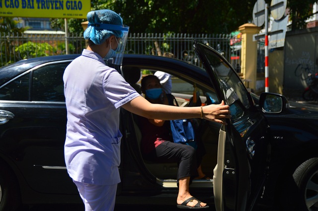 Ngày đầu Bệnh viện C Đà Nẵng mở cửa tiếp nhận bệnh nhân sau phong tỏa - 6 Ngày đầu Bệnh viện C Đà Nẵng mở cửa tiếp nhận bệnh nhân sau phong tỏa - 6