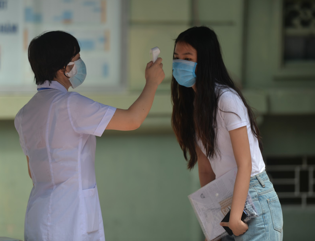 Những khoảnh khắc đáng nhớ của kỳ thi tốt nghiệp THPT mùa Covid -19 - 4 Những khoảnh khắc đáng nhớ của kỳ thi tốt nghiệp THPT mùa Covid -19 - 4