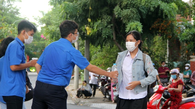 867.000 thí sinh dự thi môn Ngữ Văn kỳ thi tốt nghiệp THPT 2020 - 45 867.000 thí sinh dự thi môn Ngữ Văn kỳ thi tốt nghiệp THPT 2020 - 45