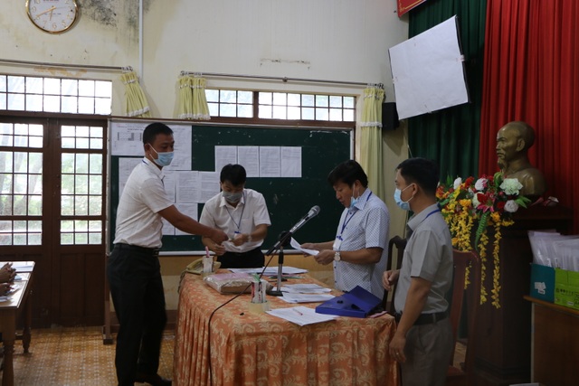 Đắk Nông: Xét đặc cách tốt nghiệp cho thí sinh có bố qua đời trước ngày thi - 3 Đắk Nông: Xét đặc cách tốt nghiệp cho thí sinh có bố qua đời trước ngày thi - 3