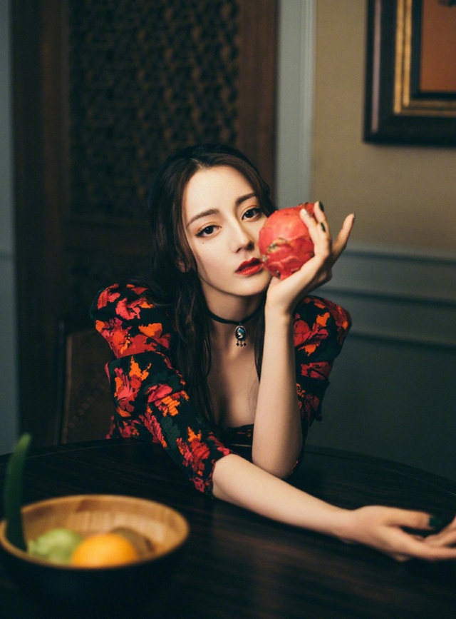 Thần thái đỉnh cao và nhan sắc cuốn hút của mỹ nhân Địch Lệ Nhiệt Ba - 6 Thần thái đỉnh cao và nhan sắc cuốn hút của mỹ nhân Địch Lệ Nhiệt Ba - 6