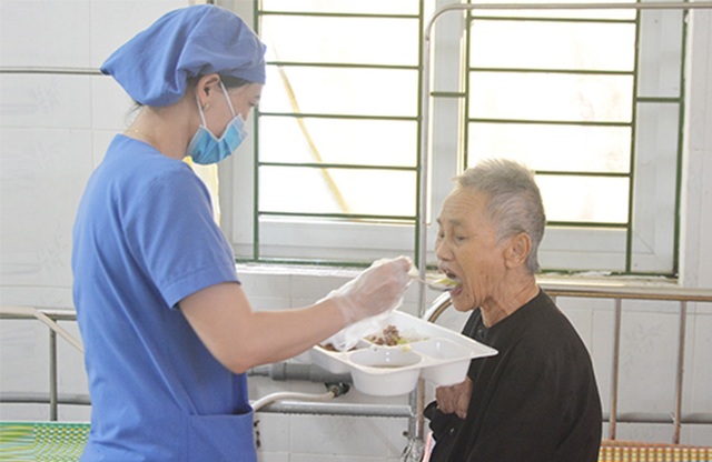 Hà Tĩnh: Bứt phá trong giải quyết thủ tục hành chính của ngành LĐ-TBXH - 2 Hà Tĩnh: Bứt phá trong giải quyết thủ tục hành chính của ngành LĐ-TBXH - 2