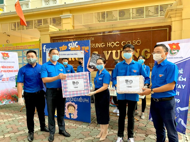 Tình nguyện viên Thủ đô hăng hái tiếp sức mùa thi năm 2020 - 12 Tình nguyện viên Thủ đô hăng hái tiếp sức mùa thi năm 2020 - 12