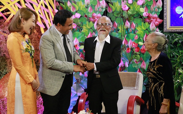 Chuyện tình 61 năm vẫn ngọt ngào của nghệ sĩ Hữu Thành và vợ - 5 Chuyện tình 61 năm vẫn ngọt ngào của nghệ sĩ Hữu Thành và vợ - 5