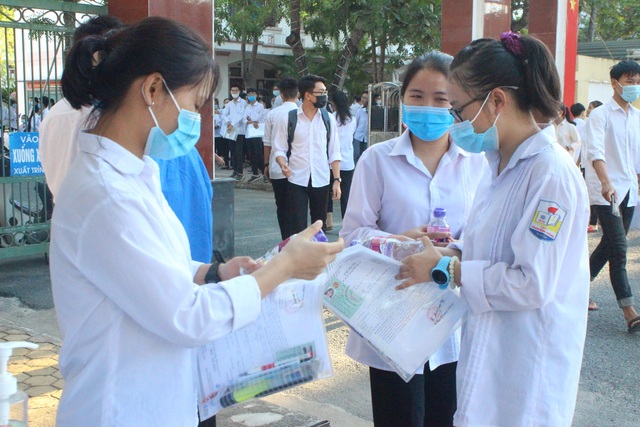 Bày tỏ về trân trọng cuộc sống, thí sinh khen đề Văn hay - 15 Bày tỏ về trân trọng cuộc sống, thí sinh khen đề Văn hay - 15