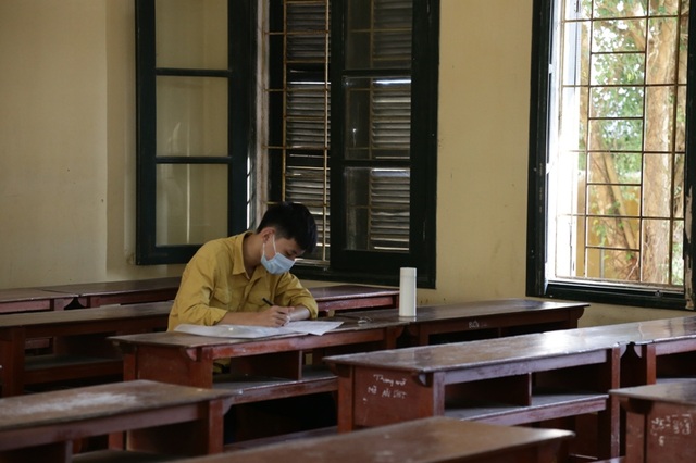 Thanh Hóa: Phòng thi dự phòng kích hoạt, duy nhất 1 thí sinh ngồi làm - 1 Thanh Hóa: Phòng thi dự phòng kích hoạt, duy nhất 1 thí sinh ngồi làm - 1
