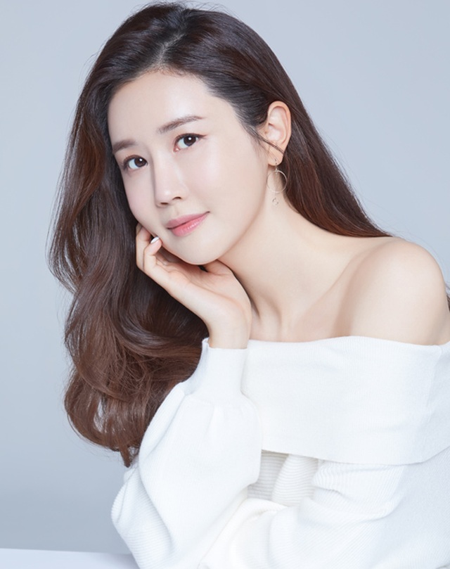 Mỹ nhân dao kéo xứ Hàn Lee Da Hae khác lạ sau nhiều năm ở ẩn - 1 Mỹ nhân dao kéo xứ Hàn Lee Da Hae khác lạ sau nhiều năm ở ẩn - 1