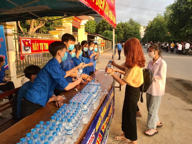 Tiếp sức mùa thi - Nơi kết nối những trái tim yêu thương - 4 Tiếp sức mùa thi - Nơi kết nối những trái tim yêu thương - 4
