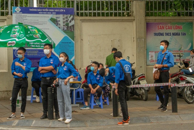 Dù gia đình lo vì dịch Covid-19, nữ sinh quyết tham gia tiếp sức mùa thi - 7 Dù gia đình lo vì dịch Covid-19, nữ sinh quyết tham gia tiếp sức mùa thi - 7