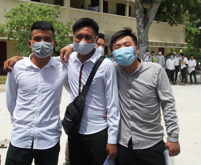 Thí sinh nhận xét: Bài thi tổ hợp Xã hội vừa sức, bài Tự nhiên khó hơn - 15 Thí sinh nhận xét: Bài thi tổ hợp Xã hội vừa sức, bài Tự nhiên khó hơn - 15