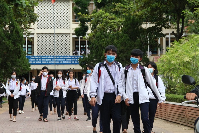 Đề thi tốt nghiệp THPT Ngoại ngữ: Phân loại cao, khó lấy điểm tuyệt đối - 12 Đề thi tốt nghiệp THPT Ngoại ngữ: Phân loại cao, khó lấy điểm tuyệt đối - 12