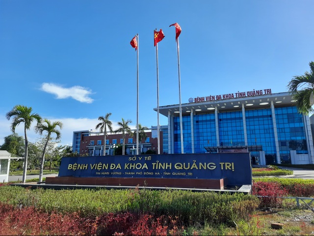 Chuyển bệnh nhân Covid-19 nặng vì tiểu đường, suy thận vào Huế điều trị - 2 Chuyển bệnh nhân Covid-19 nặng vì tiểu đường, suy thận vào Huế điều trị - 2