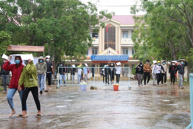 Thí sinh nhận xét: Bài thi tổ hợp Xã hội vừa sức, bài Tự nhiên khó hơn - 26 Thí sinh nhận xét: Bài thi tổ hợp Xã hội vừa sức, bài Tự nhiên khó hơn - 26