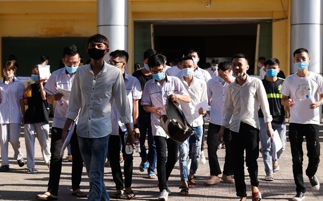 Thí sinh nhận xét: Bài thi tổ hợp Xã hội vừa sức, bài Tự nhiên khó hơn - 4 Thí sinh nhận xét: Bài thi tổ hợp Xã hội vừa sức, bài Tự nhiên khó hơn - 4