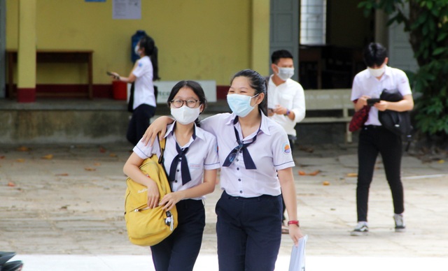 Thí sinh nhận xét: Bài thi tổ hợp Xã hội vừa sức, bài Tự nhiên khó hơn - 6 Thí sinh nhận xét: Bài thi tổ hợp Xã hội vừa sức, bài Tự nhiên khó hơn - 6