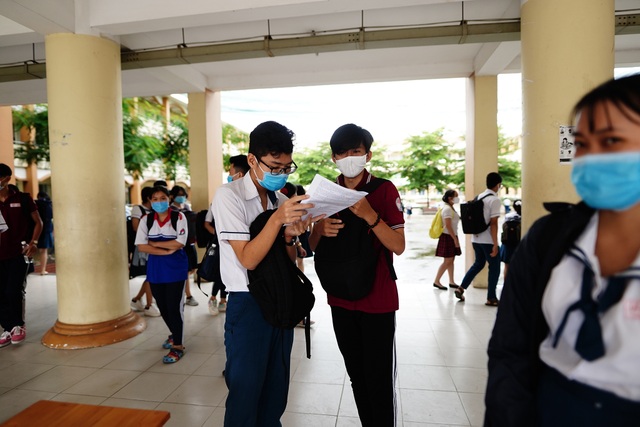 TP.HCM: Thí sinh nhận xét đề lịch sử khó, địa lý dễ - 6 TP.HCM: Thí sinh nhận xét đề lịch sử khó, địa lý dễ - 6