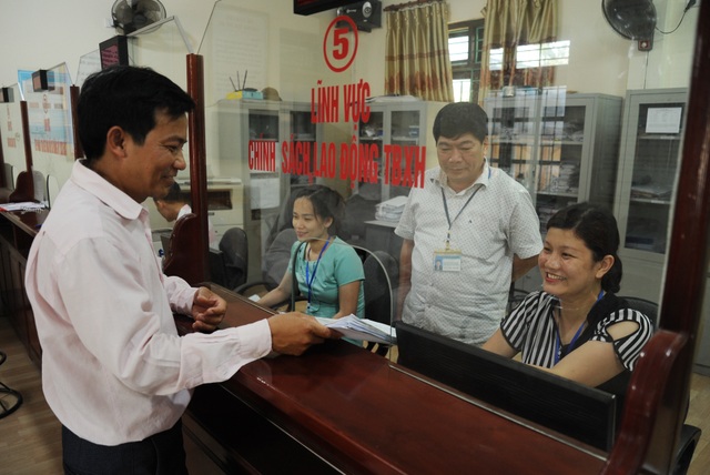Ứng dụng công nghệ thông tin để xây dựng chính quyền điện tử - 1 Ứng dụng công nghệ thông tin để xây dựng chính quyền điện tử - 1