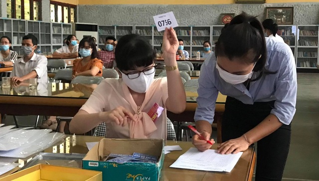 Thí sinh bật khóc, suýt nhỡ thi tốt nghiệp vì bất ngờ đau bụng - 3 Thí sinh bật khóc, suýt nhỡ thi tốt nghiệp vì bất ngờ đau bụng - 3