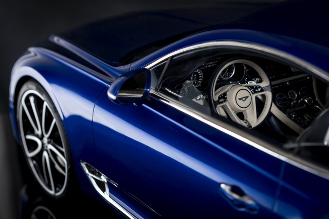 Mô hình Bentley Continental GT như xe thật chế tác trong 300 giờ  Ôtô   Việt Giải Trí