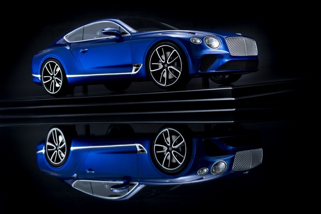 Cận cảnh chiếc xe Bentley mô hình 1:8 làm lâu công hơn cả ô tô thật - 8 Cận cảnh chiếc xe Bentley mô hình 1:8 làm lâu công hơn cả ô tô thật - 8