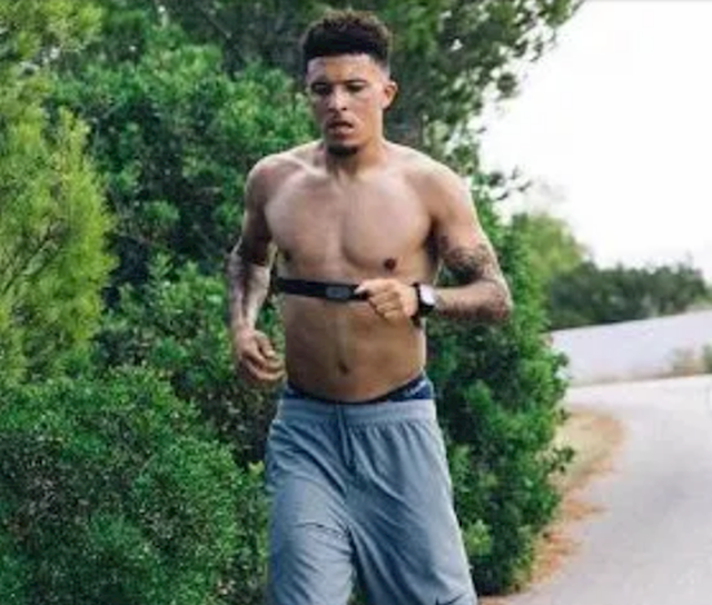 Cận cảnh kỳ nghỉ hè sang chảnh của Jadon Sancho - 5 Cận cảnh kỳ nghỉ hè sang chảnh của Jadon Sancho - 5