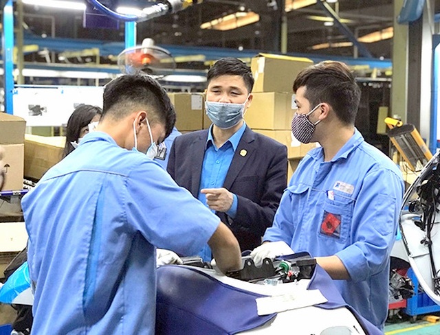 Miễn phí công đoàn cho đoàn viên có thu nhập thấp hơn 1,49 triệu đồng/tháng - 1 Miễn phí công đoàn cho đoàn viên có thu nhập thấp hơn 1,49 triệu đồng/tháng - 1