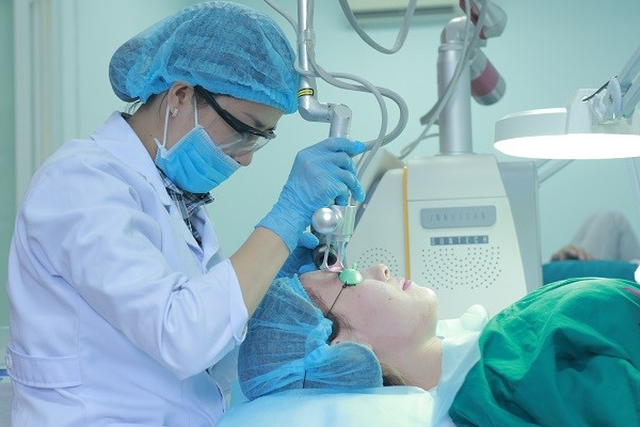 Điều trị sẹo rỗ thành công tại phòng khám da liễu Doctor Scar - 2 Điều trị sẹo rỗ thành công tại phòng khám da liễu Doctor Scar - 2
