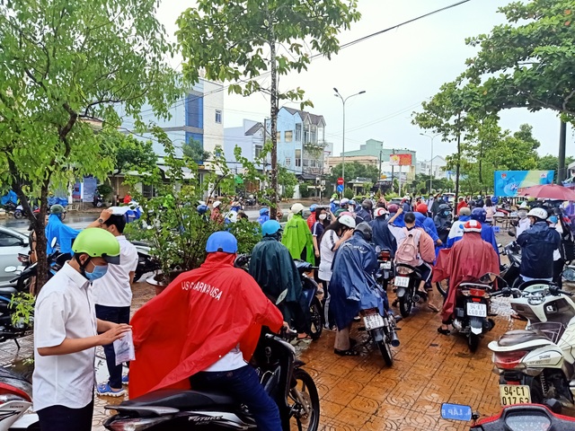 Thí sinh nhận xét: Bài thi tổ hợp Xã hội vừa sức, bài Tự nhiên khó hơn - 10 Thí sinh nhận xét: Bài thi tổ hợp Xã hội vừa sức, bài Tự nhiên khó hơn - 10