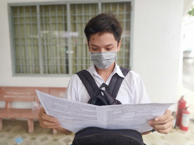 Thí sinh nhận xét: Bài thi tổ hợp Xã hội vừa sức, bài Tự nhiên khó hơn - 12 Thí sinh nhận xét: Bài thi tổ hợp Xã hội vừa sức, bài Tự nhiên khó hơn - 12