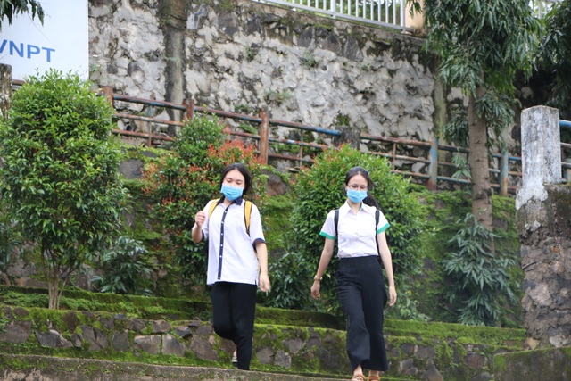 Thí sinh nhận xét: Bài thi tổ hợp Xã hội vừa sức, bài Tự nhiên khó hơn - 19 Thí sinh nhận xét: Bài thi tổ hợp Xã hội vừa sức, bài Tự nhiên khó hơn - 19