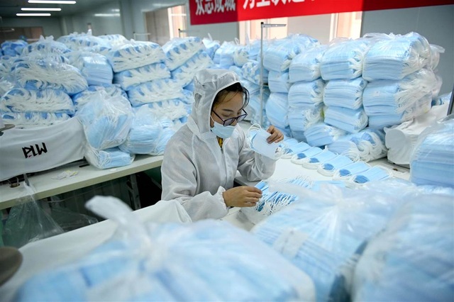 Hàng chục vạn nhà máy khẩu trang mọc lên như nấm, giờ chật vật tồn tại - 2 Hàng chục vạn nhà máy khẩu trang mọc lên như nấm, giờ chật vật tồn tại - 2