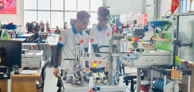 Đại sứ kỹ năng nghề VN: Bài học nghề đầu tiên đến từ người bố làm thợ mộc - 1 Đại sứ kỹ năng nghề VN: Bài học nghề đầu tiên đến từ người bố làm thợ mộc - 1