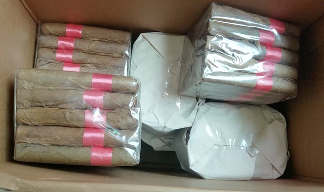 Phát hiện kho thuốc lá lậu “khủng” trị giá gần 3 tỷ đồng - 2 Phát hiện kho thuốc lá lậu “khủng” trị giá gần 3 tỷ đồng - 2