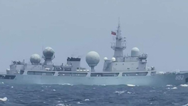 Tàu Trung Quốc bị tố khiêu khích để hải quân Philippines nổ súng trước - 1
