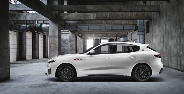 Biệt đội Maserati Trofeo rầm rộ trình làng với động cơ Ferrari V8 - 19 Biệt đội Maserati Trofeo rầm rộ trình làng với động cơ Ferrari V8 - 19