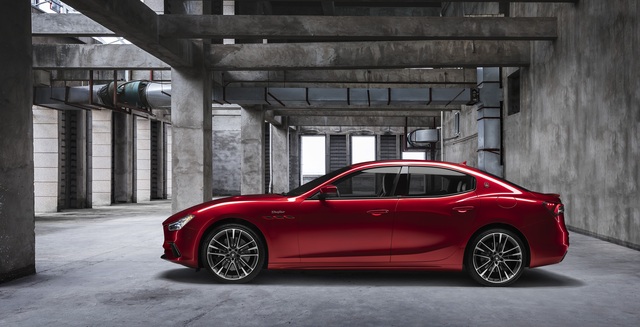 Biệt đội Maserati Trofeo rầm rộ trình làng với động cơ Ferrari V8 - 16 Biệt đội Maserati Trofeo rầm rộ trình làng với động cơ Ferrari V8 - 16
