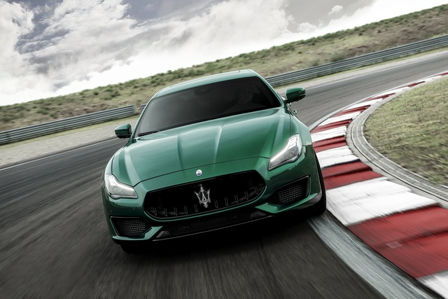 Biệt đội Maserati Trofeo rầm rộ trình làng với động cơ Ferrari V8 - 4 Biệt đội Maserati Trofeo rầm rộ trình làng với động cơ Ferrari V8 - 4