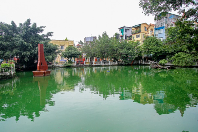 Nơi lưu giữ mảnh xác B52 xuống cấp trầm trọng, tường rào vỡ vụn - 11 Nơi lưu giữ mảnh xác B52 xuống cấp trầm trọng, tường rào vỡ vụn - 11