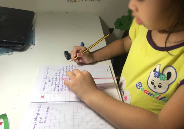 Nóng ruột, bố mẹ “săn” giáo viên dạy chữ cấp tốc cho con trước lớp 1 - 1 Nóng ruột, bố mẹ “săn” giáo viên dạy chữ cấp tốc cho con trước lớp 1 - 1