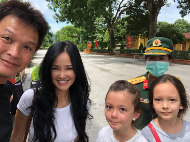 Hồng Nhung và các con đã về nhà sau khi hoàn thành 14 ngày cách ly - 3 Hồng Nhung và các con đã về nhà sau khi hoàn thành 14 ngày cách ly - 3