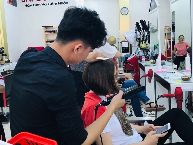 Con khát khao chọn nghề tạo mẫu tóc, mẹ quyết liệt can thiệp - 1 Con khát khao chọn nghề tạo mẫu tóc, mẹ quyết liệt can thiệp - 1