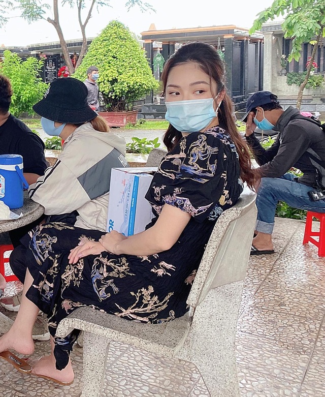 Diễn viên hồi hộp khi vừa làm phim, vừa “chạy dịch” - 2 Diễn viên hồi hộp khi vừa làm phim, vừa “chạy dịch” - 2
