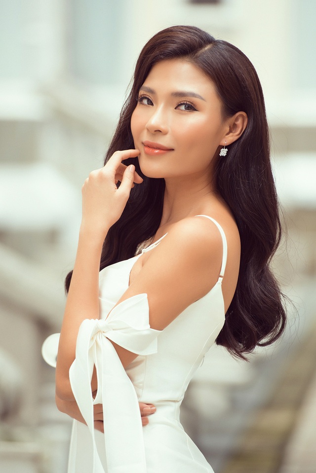 Trở thành “tiểu tam mới của làng phim ảnh”, Thúy Diễm mong không bị ném đá - 3 Trở thành “tiểu tam mới của làng phim ảnh”, Thúy Diễm mong không bị ném đá - 3