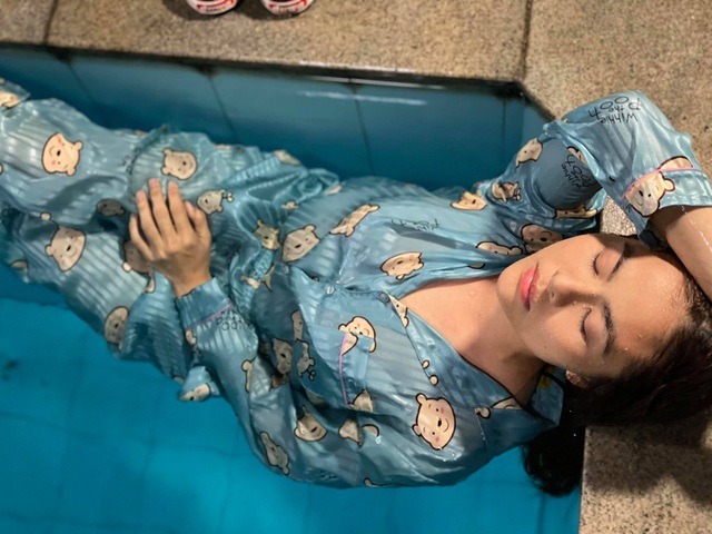 Diễn viên hồi hộp khi vừa làm phim, vừa “chạy dịch” - 1 Diễn viên hồi hộp khi vừa làm phim, vừa “chạy dịch” - 1